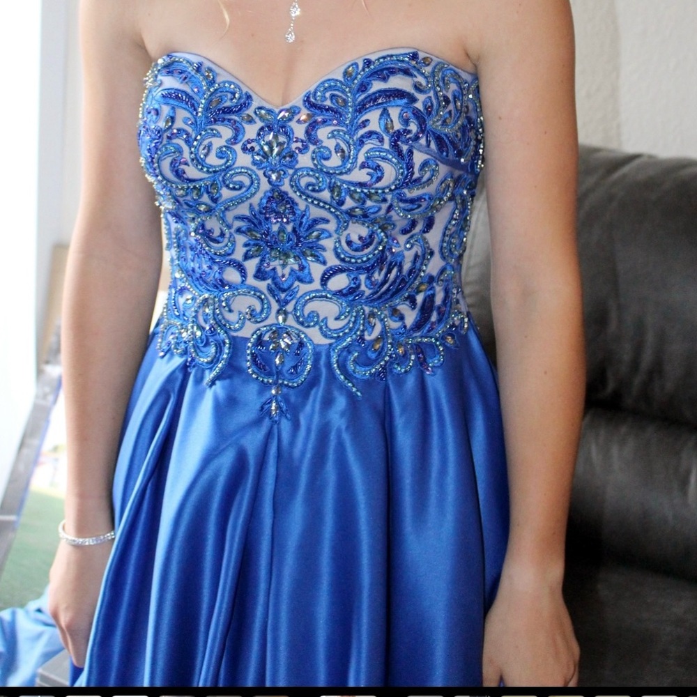 Elegant Blue Strapless Dress